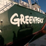 Le navire Rainbow Warrior de l'ONG Greenpeace